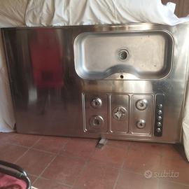 PIANO CUCINA IN ALLUMINIO