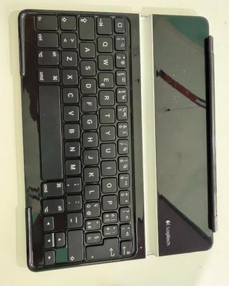 Logitech tastiera magnetica per ipad con custodia