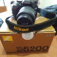 Nikon D 5200 accessoriata