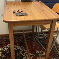 Tavolo legno alto con sedie