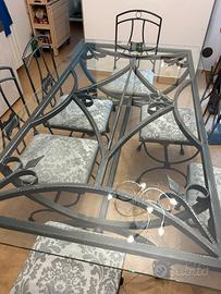 Tavolo in ferro battuto con cristallo