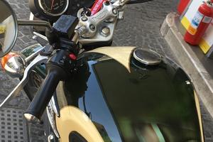 Triumph Thunderbird 900