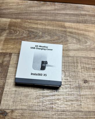 Insta X5 Cover USB Impermeabile per la ricarica