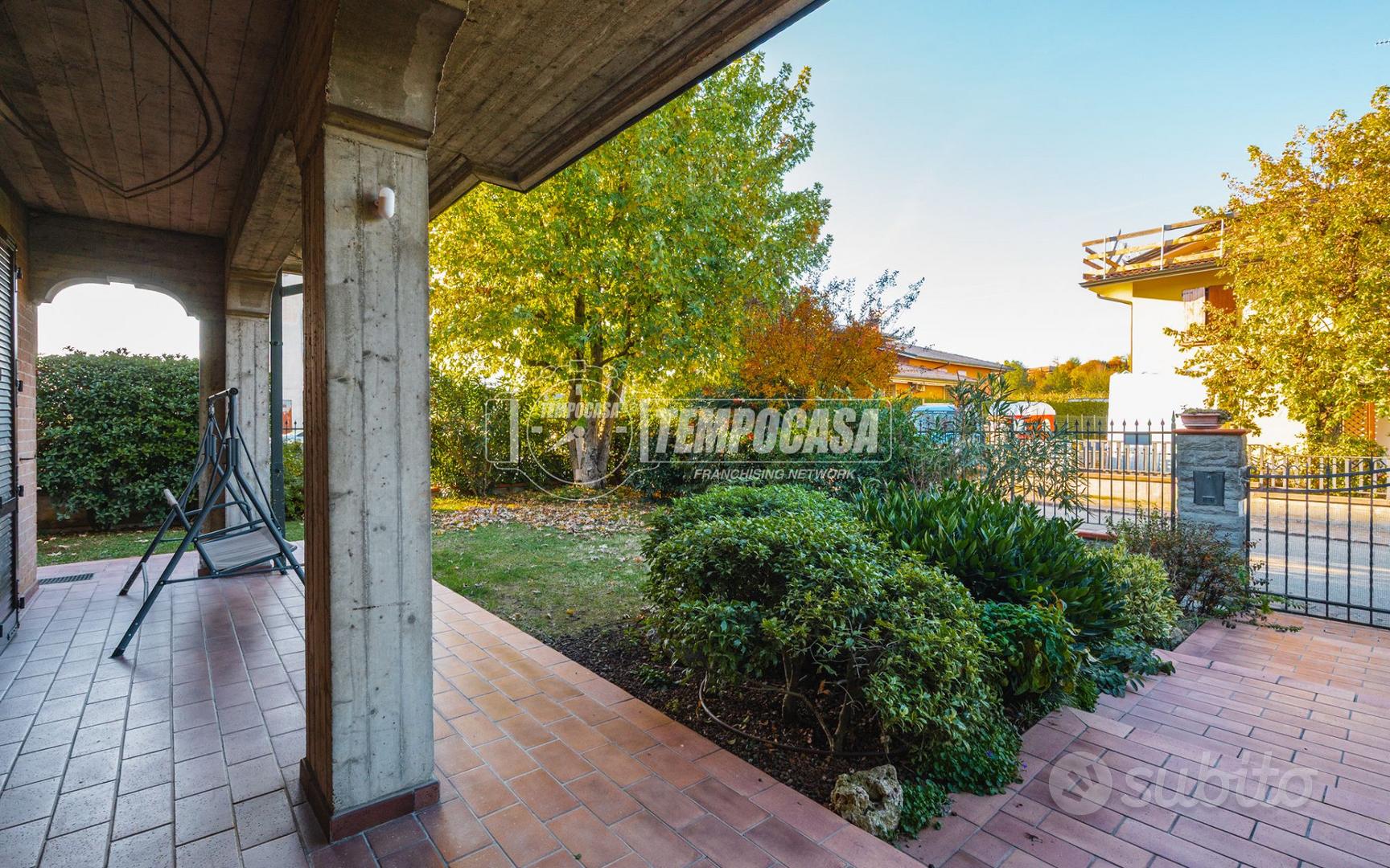 Villa Bifamiliare di ampie metrature