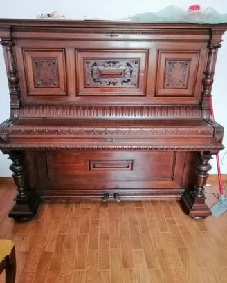 pianoforte in legno 