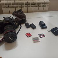 Canon 5D mark ii, lente zoom EF 24-105mm 1/4