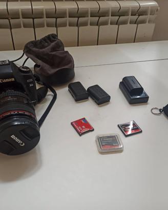 Canon 5D mark ii, lente zoom EF 24-105mm 1/4