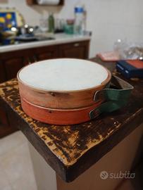 due tamburelli in legno vintage 