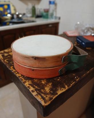 due tamburelli in legno vintage 