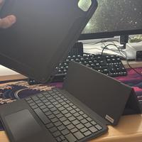 Custodia per iPad con Tastiera Retroilluminata &⤵️