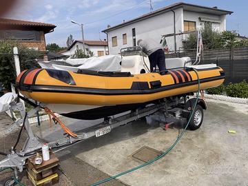 Gommone Bat, Motore 40cv e Carrello 
