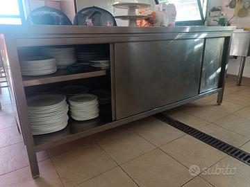 Bancone con scorrevoli per cucine professionali