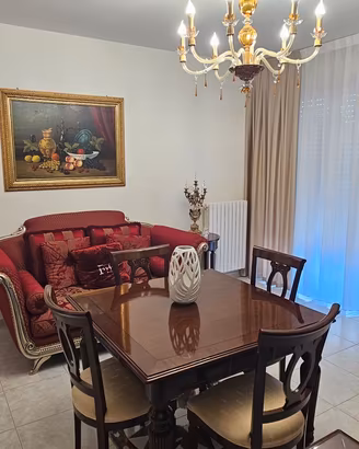 Arredamento completo soggiorno e divano classico 