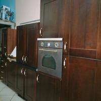 cucina in legno noce scuro 
