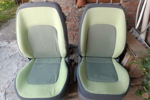 Sedili anteriori e posteriori e fari VW New beetle