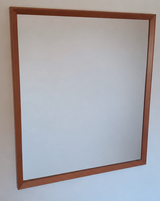 Specchio con cornice in nove