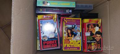 Regalasi videocassette di vari generi