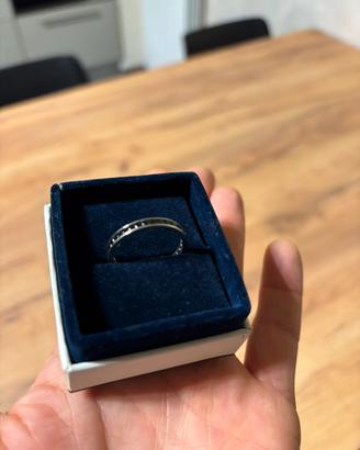 Anello oro bianco e zirconi Bluespirit