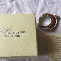 Piccola lente d'ingrandimento da tavolo