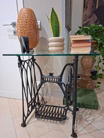 Tavolino portaoggetti