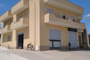 Locale per attivita' commerciale