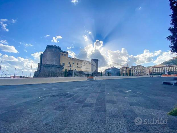 3 LOCALI A NAPOLI