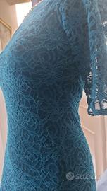 abito merlettoso e scarpe FRAU