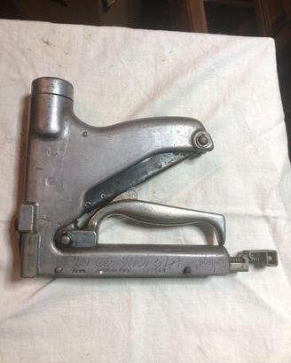 VINTAGE PUNTATRICE E FORBICI DA LATTONIERE