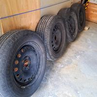 4 cerchi in ferro + gomme da neve 215/65 R16 – 50%