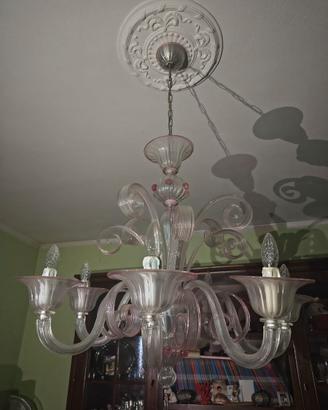 Lampadario in Vetro Murano con dettagli rosa