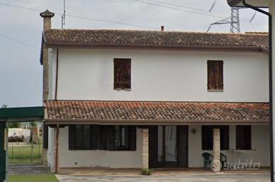 Casa singola con giardino e magazzino