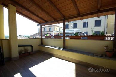 Casa indipendente di 146 m² con 5 locali e box aut