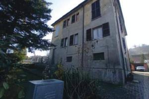 Immobile in asta di 297 m² con più di 5 locali e b
