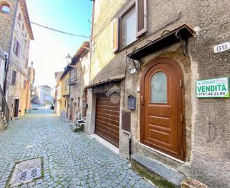 2 LOCALI A VALENTANO