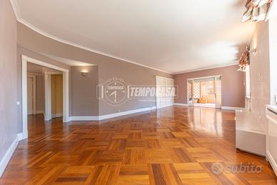 Appartamento a Roma Via Francesco Coletti 6 locali