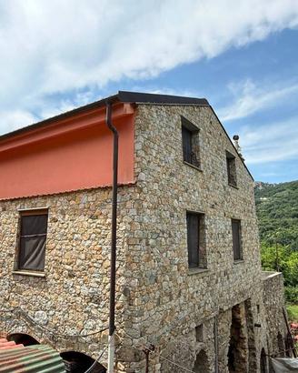 Rustico / Casale di 565 m² con più di 5 locali a V