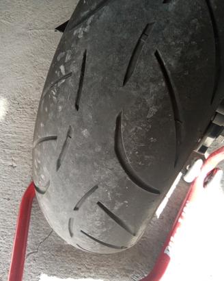 gomme moto
