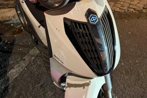 Piaggio Beverly Cruiser