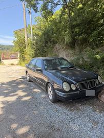 Mercedes E 250 Turbodiesel cat Avantgarde