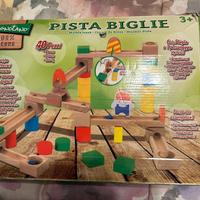 Pista biglie in legno