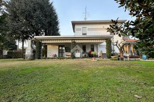 BIFAMILIARE A GALLIATE