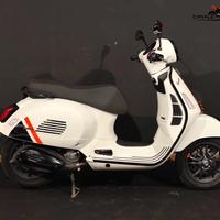 Piaggio Vespa GTS 300 SUPER