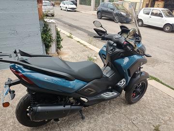 Yamaha tricity 300.