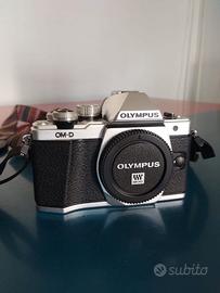 OLYMPUS OM-D E-M10 MARK II