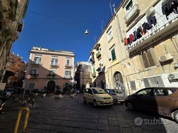 3 LOCALI A NAPOLI