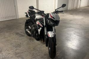 TRIUMPH STREET TRIPLE 675 s A2 35kw