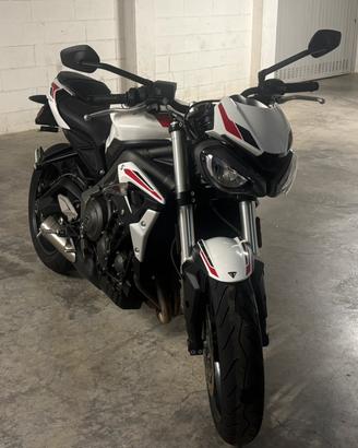 TRIUMPH STREET TRIPLE 675 s A2 35kw