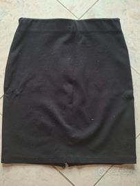 Minigonna a Tubino N-Staff Nera con Zip Centrale –