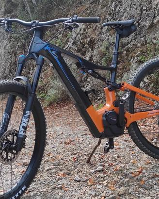 E-Bike Focus jam²8.8 carbonio