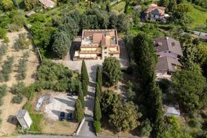 Villa di 673 m² con più di 5 locali a Tarano